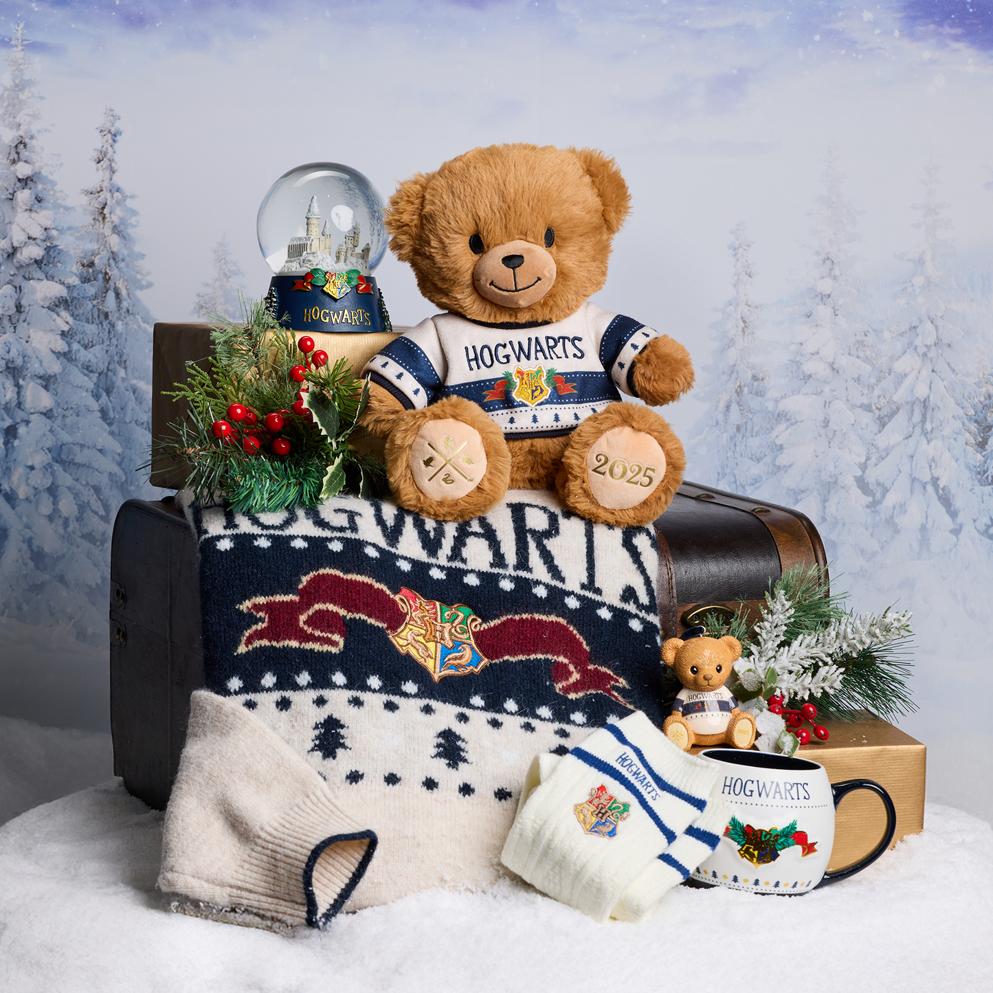 Hogwarts Christmas Bear Gift Trunk